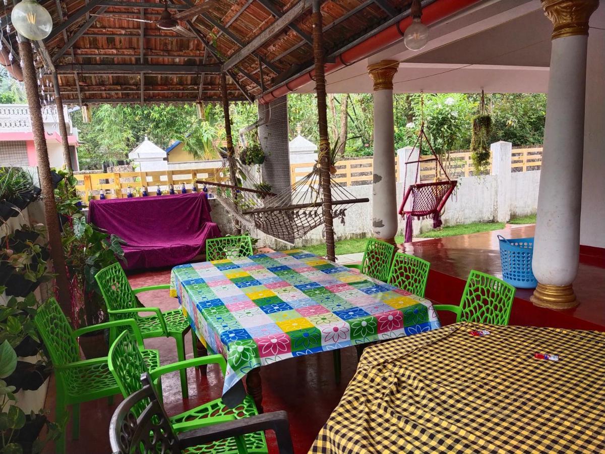 Marari Beach Clleetus Homestay Mararikulam Exteriör bild