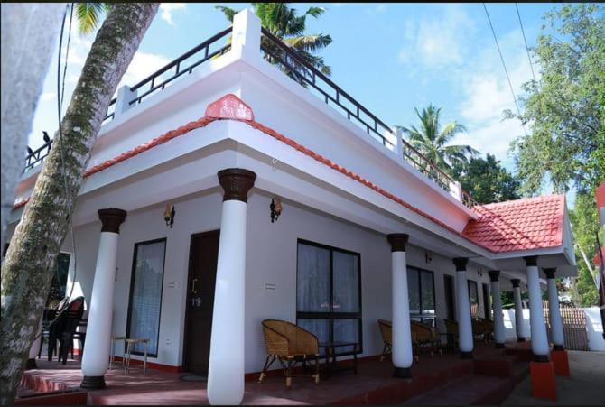 Marari Beach Clleetus Homestay Mararikulam Exteriör bild